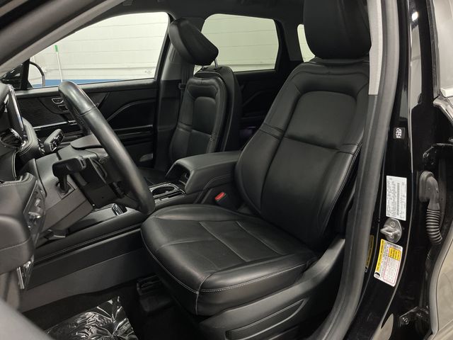 2022 Lincoln Corsair Standard photo 3