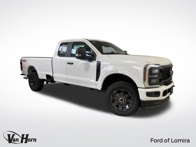2025 Ford F-350 Super Duty XL's photo
