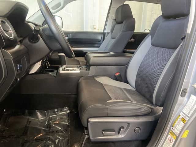 2017 Toyota Tundra SR5 photo 4