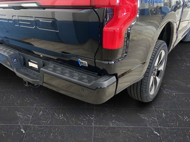 2025 Ford F-150 Lightning Platinum - Photo 36