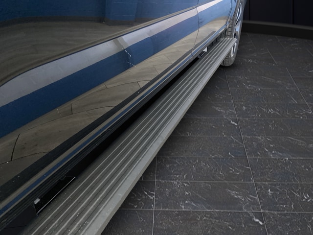 2025 Ford F-150 Lightning Platinum - Photo 39