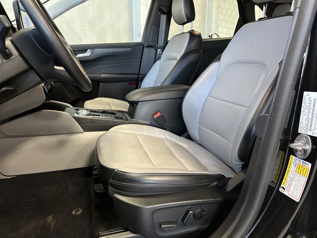 2023 Ford Escape Platinum photo 4