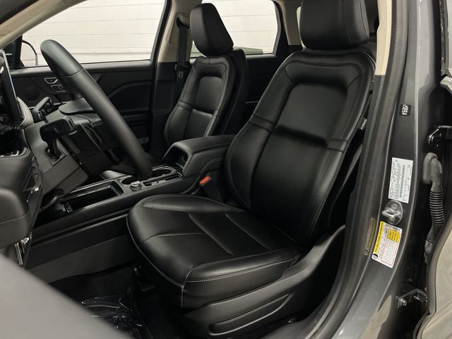 2023 Lincoln Corsair Standard photo 3