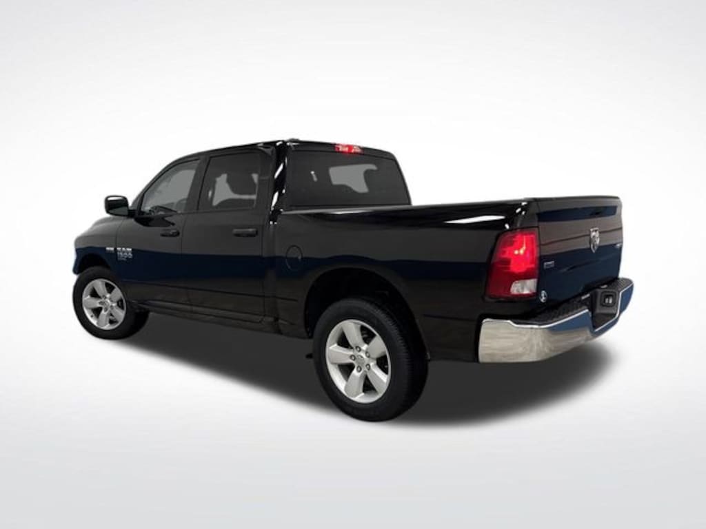 Used 2022 Ram 1500 Classic SLT Truck