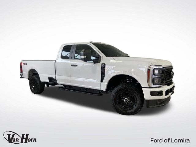 2025 Ford F-350 Super Duty XL's photo