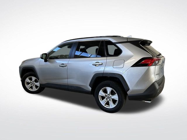 2019 Toyota RAV4 XLE photo 2
