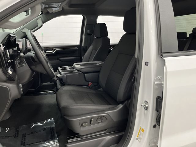 2025 Chevrolet Silverado 1500 LT photo 3