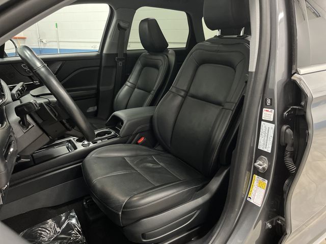 2022 Lincoln Corsair Standard photo 3