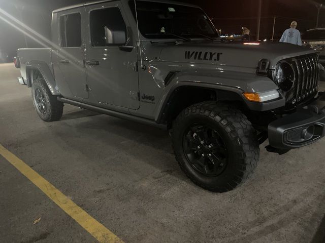 2022 Jeep Gladiator Willys photo 2