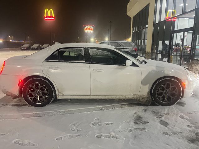 2017 Chrysler 300 S photo 2