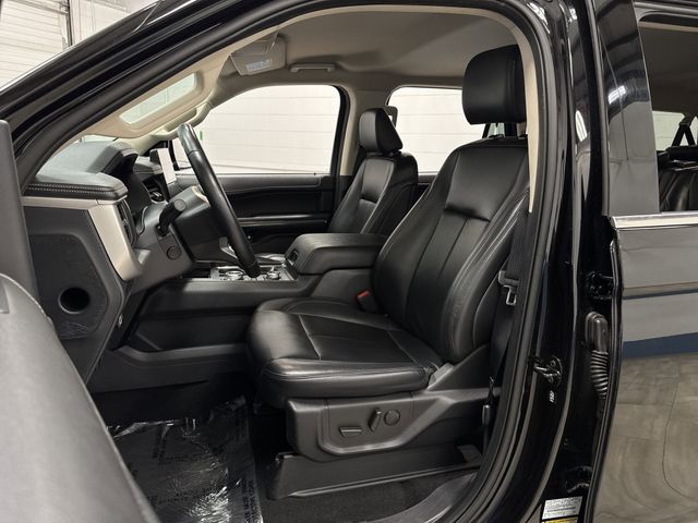 2024 Ford Expedition MAX XLT photo 2