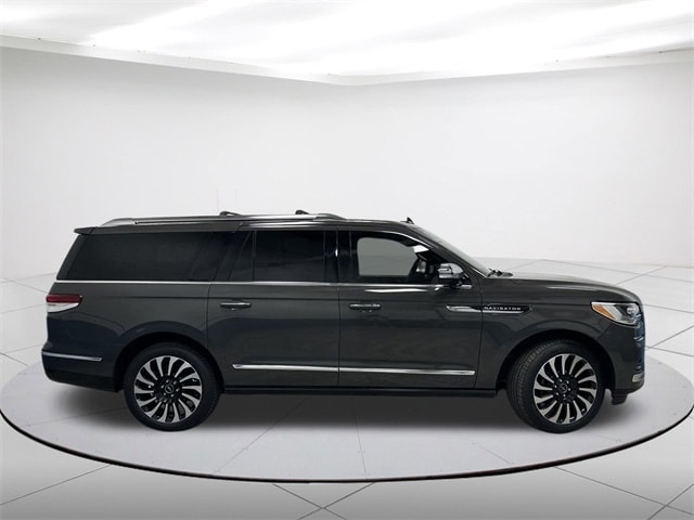 Used 2022 Lincoln Navigator Black Label L with VIN 5LMJJ3TTXNEL01418 for sale in Lomira, WI