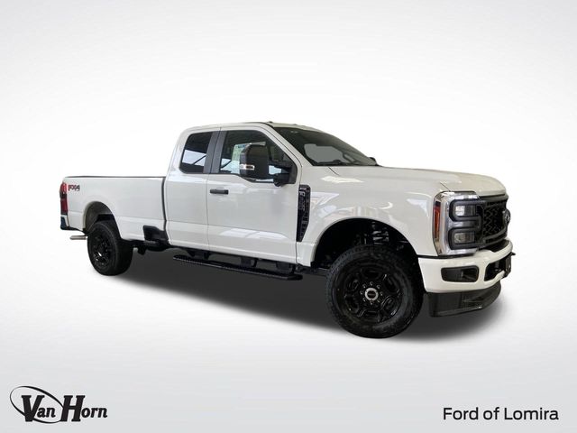 2025 Ford F-350 Super Duty XL's photo