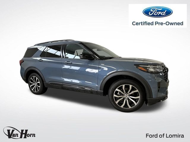 2025 Ford Explorer ST-LINE's photo