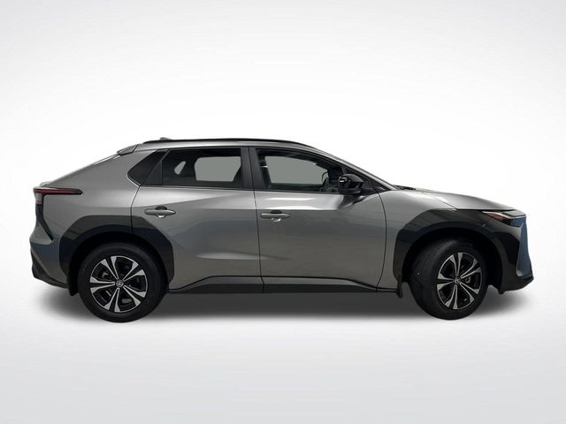 2024 Toyota bZ4X XLE photo 2