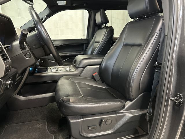 2021 Ford Expedition XLT photo 3