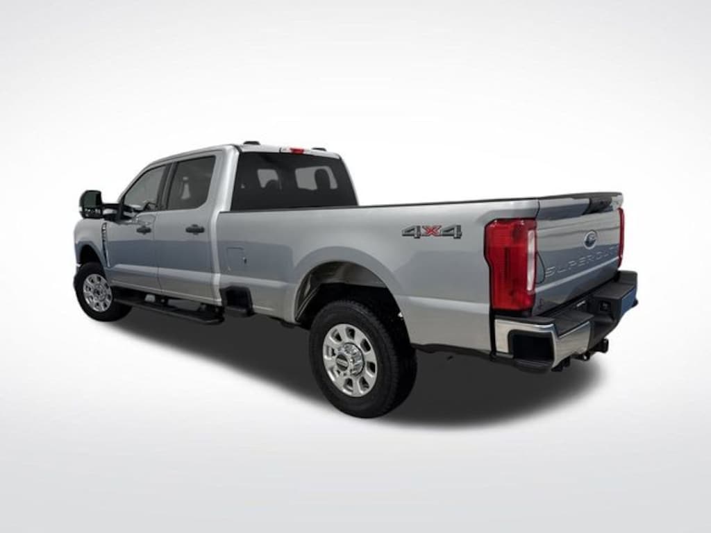 Used 2024 Ford F-250SD XLT Truck