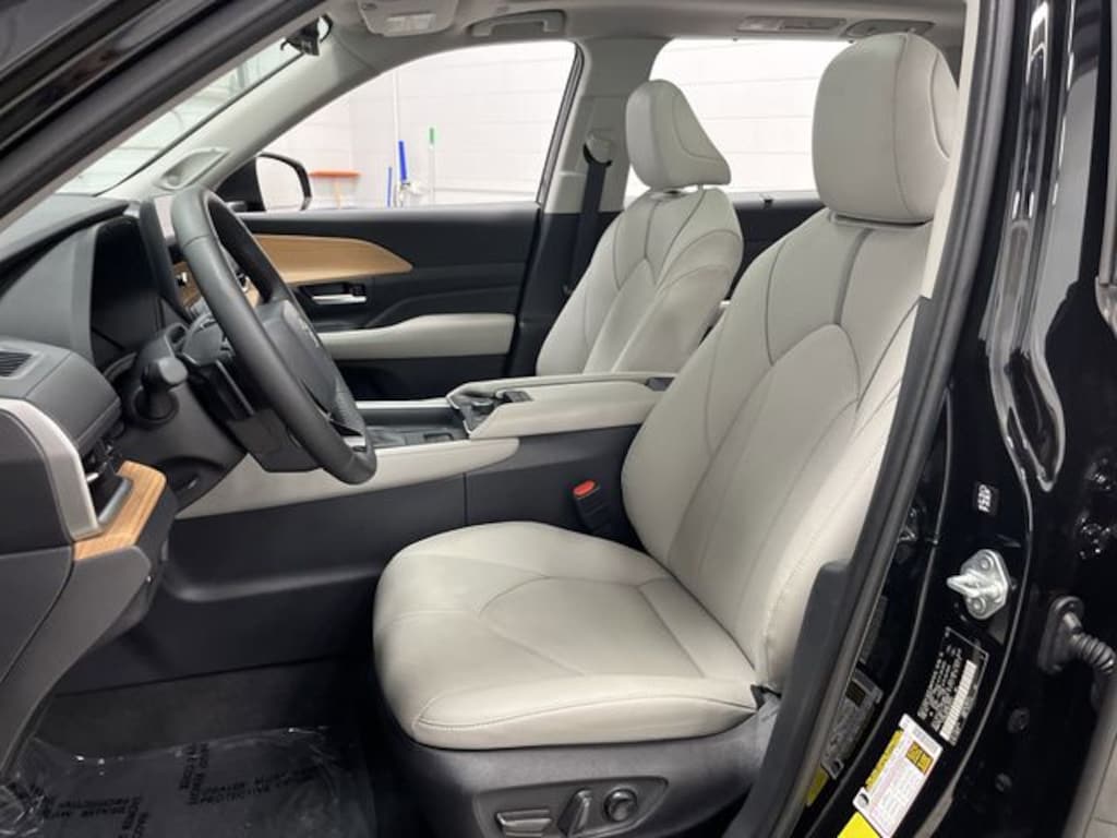 Used 2024 Toyota Grand Highlander Platinum SUV