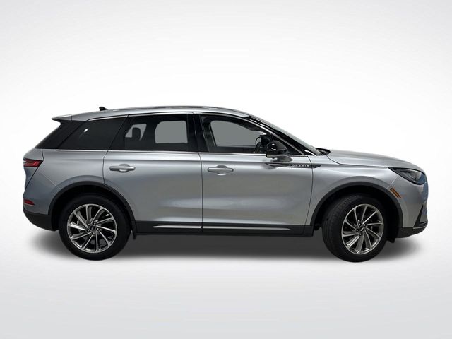 2023 Lincoln Corsair Standard photo 2