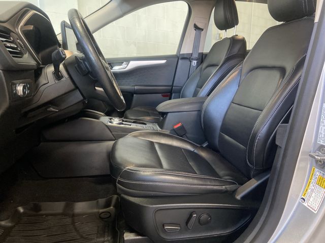 2020 Ford Escape SEL photo 3