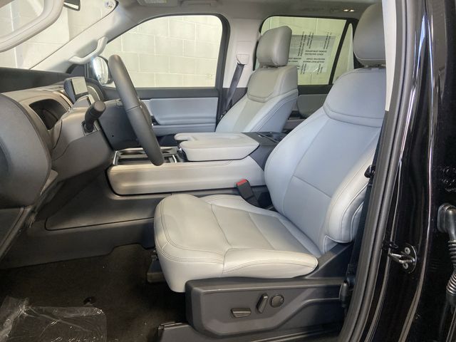 2025 Ford Expedition MAX photo 4