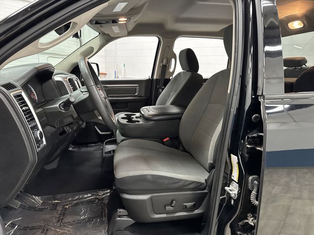 2022 Ram 1500 Classic SLT photo 3