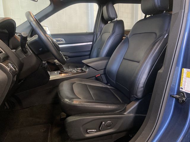 2018 Ford Explorer XLT photo 4