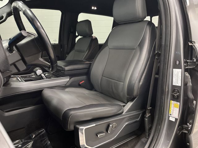 2022 Ford F-150 Lightning Lariat photo 4