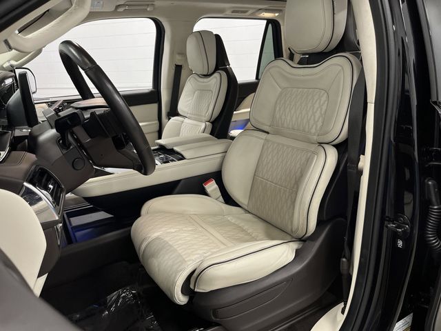 2024 Lincoln Navigator Black Label photo 4