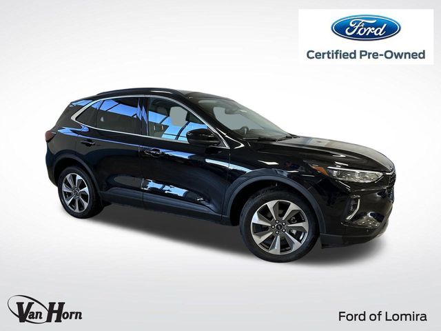 2023 Ford Escape Platinum's photo