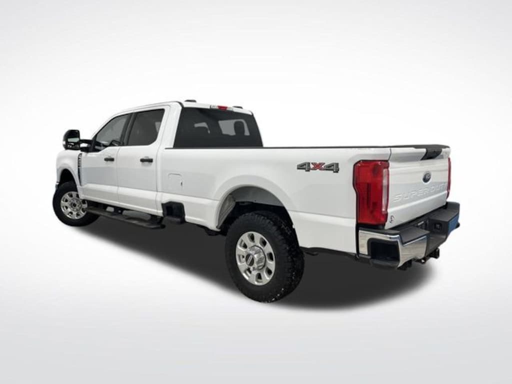 Used 2024 Ford F-250SD XLT Truck