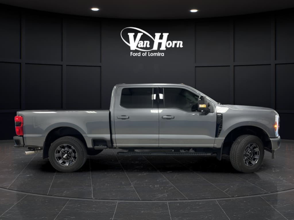 Used 2024 Ford F-250SD Lariat Truck