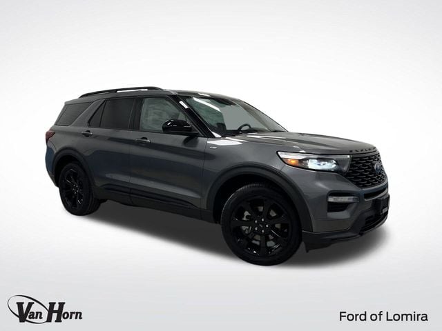 2023 Ford Explorer ST-LINE's photo