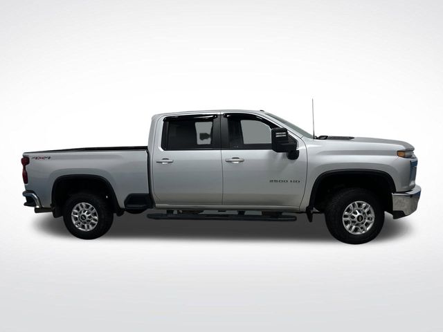 2022 Chevrolet Silverado 2500HD LT photo 2