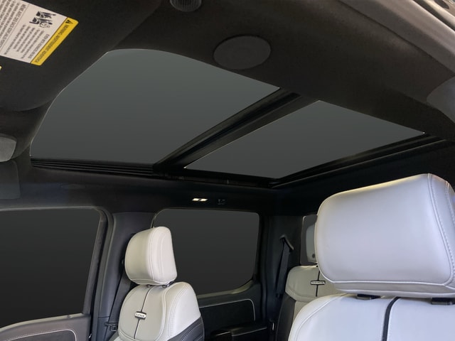 2025 Ford F-150 Lightning Platinum - Photo 7