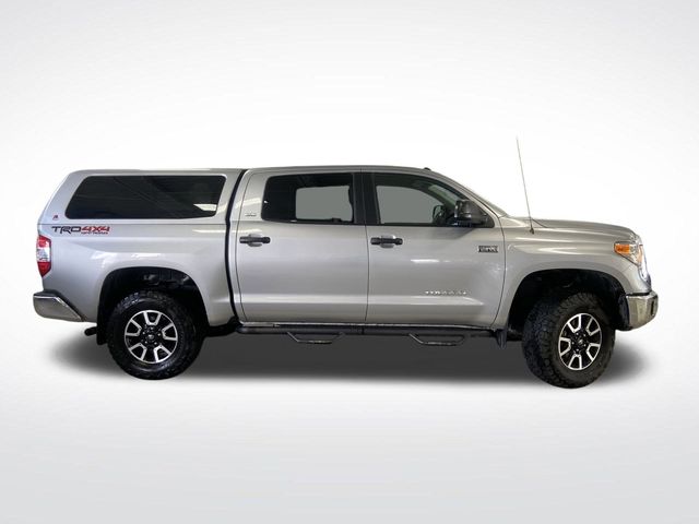 2017 Toyota Tundra SR5 photo 2