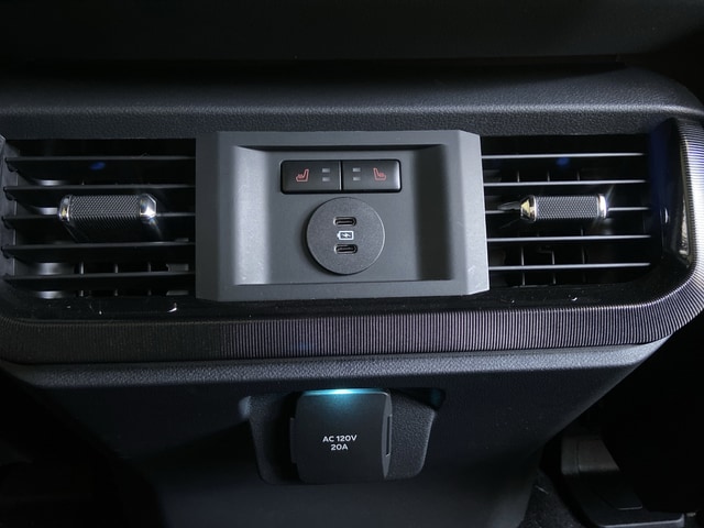 2025 Ford F-150 Lightning Platinum - Photo 35