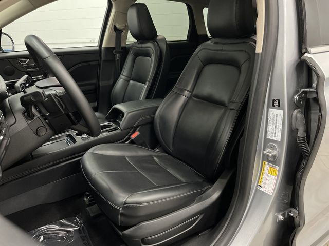 2023 Lincoln Corsair Standard photo 4