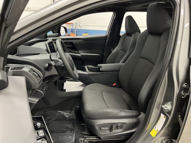 2024 Toyota bZ4X XLE photo 4