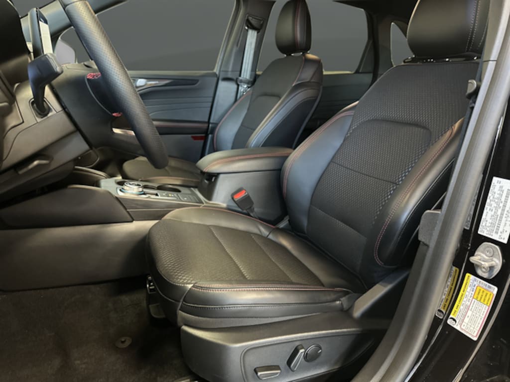 Certified 2025 Ford Escape Hybrid ST-Line Select SUV