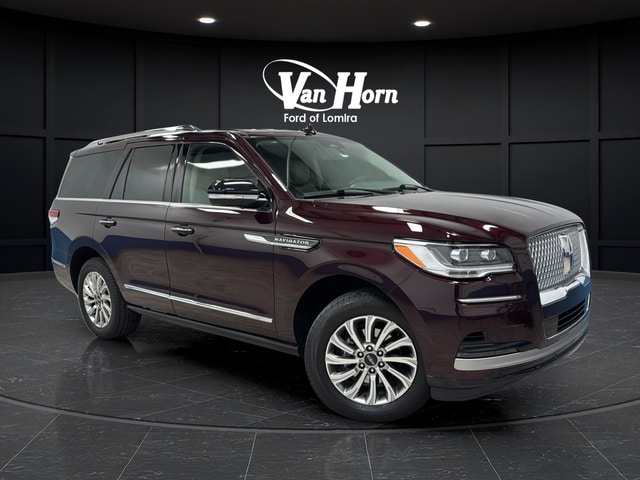 2024 Lincoln Navigator Premiere AWD's photo