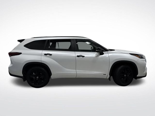 2024 Toyota Highlander Hybrid XLE photo 2