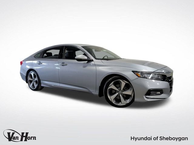 2019 Honda Accord Touring's photo