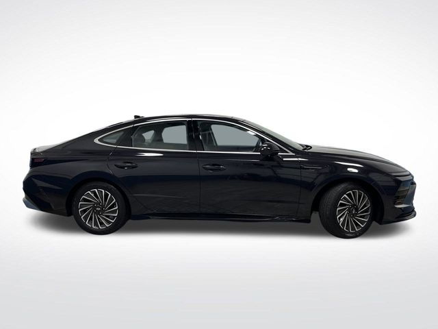 2024 Hyundai Sonata Hybrid Limited photo 2