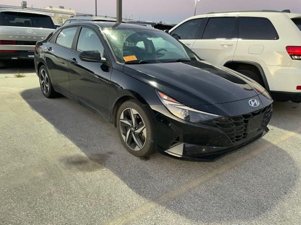 Used 2023 Hyundai Elantra SEL Sedan