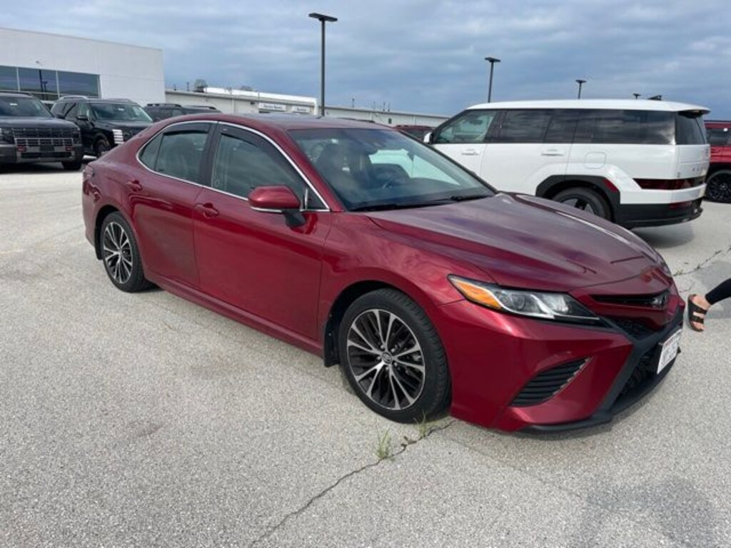 Used 2018 Toyota Camry LE Sedan