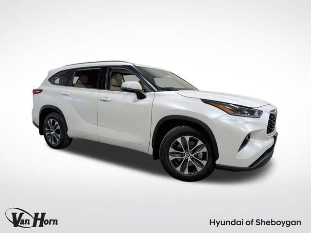 2021 Toyota Highlander XLE's photo
