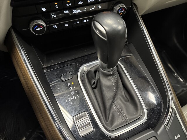 2023 Mazda CX-9 Signature | CarEdge | CarEdge