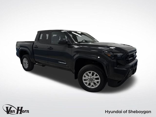 2024 Toyota Tacoma SR5's photo