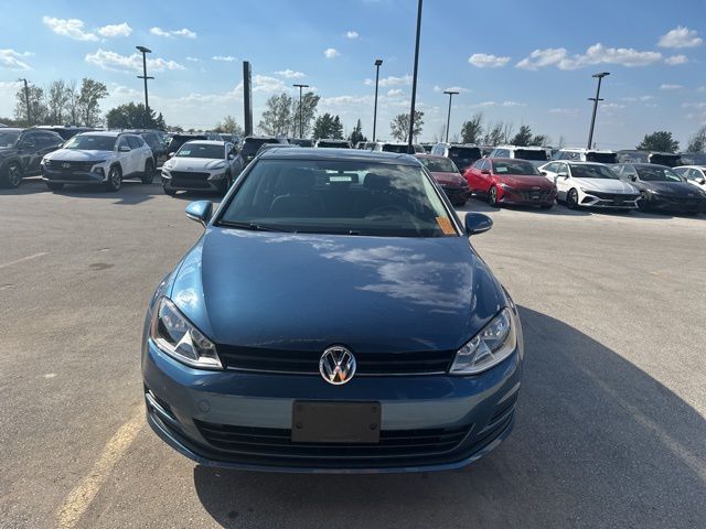 2016 Volkswagen Golf Base TDI SEL photo 2